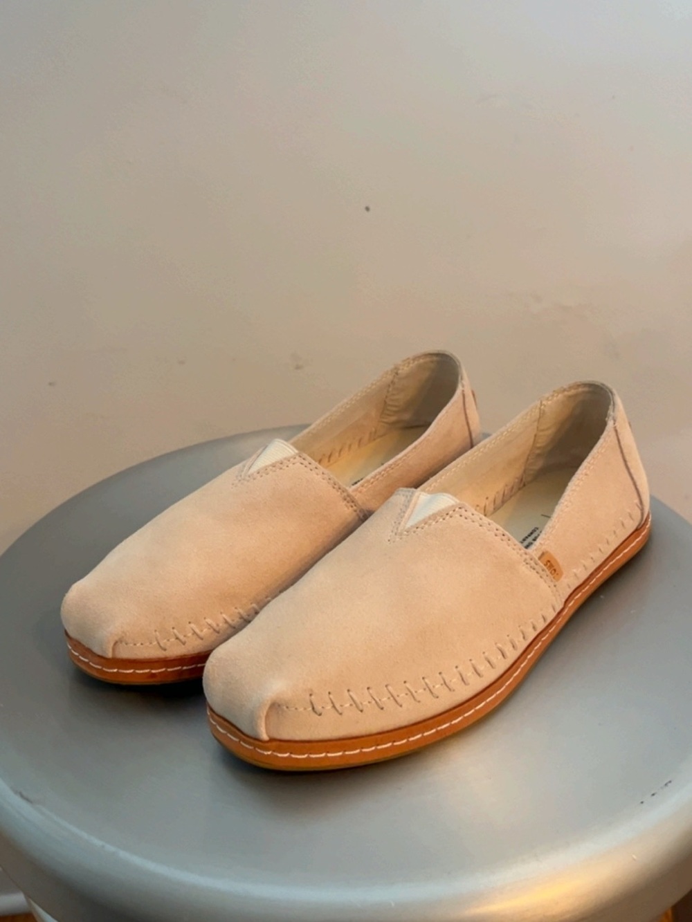 TOMS Women’s W9 Beige Suede Alpargata Slip-On Flats New Without Box